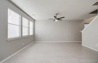 Photo #4: 28547469 Listing