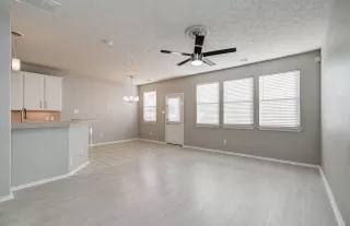 Photo #5: 28547469 Listing