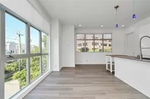 Photo #5: 28691036 Listing 