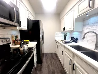 Photo #4: 28936592 Listing 