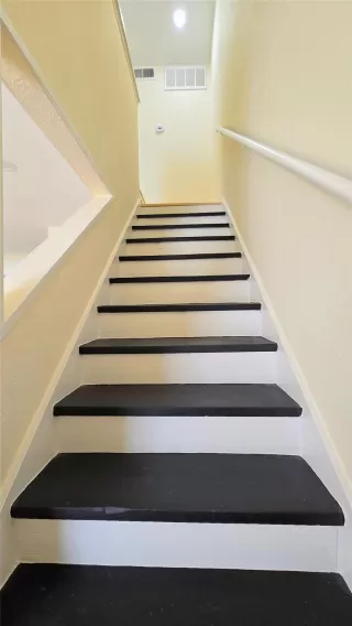 Photo #5: 29395689 Listing 