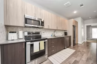 More Details about MLS # 29677961 : 4819 CAROLINE STREET # 102