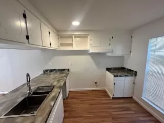 Photo #6: 29945738 Listing