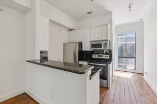 Photo #6: 30008251 Listing 