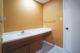 Photo #6: 30225476 Listing