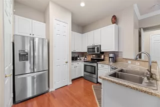 Photo #4: 30272476 Listing