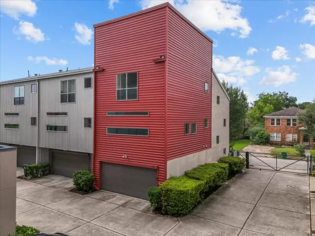 MLS: 30392166 Condo For Sale