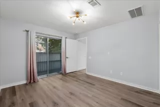 Photo #5: 30392166 Listing