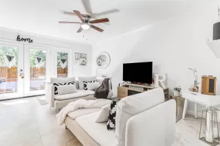 Photo #4: 30412102 Listing 