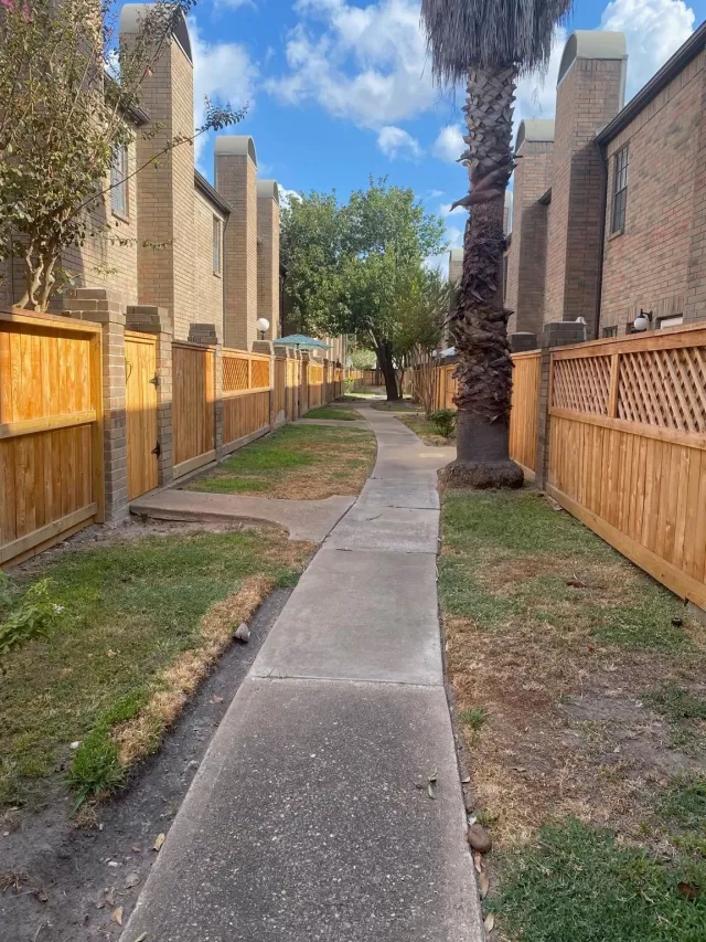 MLS: 30857291 Condo For Sale