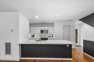 Photo #5: 31554776 Listing 