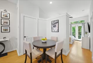 Photo #4: 31792303 Listing