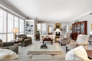 More Details about MLS # 31869226 : 1100 UPTOWN PARK BOULEVARD # 23