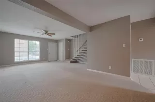 Photo #3: 32017636 Listing