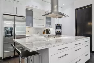 Photo #3: 32526372 Listing