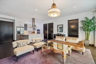 Photo #4: 32526372 Listing