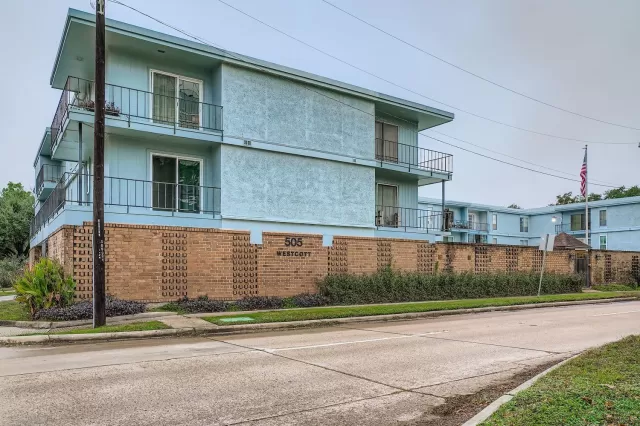 MLS: 32641397 Condo For Sale