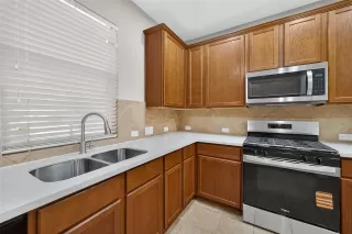 Photo #5: 32848778 Listing