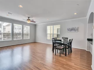 Photo #5: 32912461 Listing 