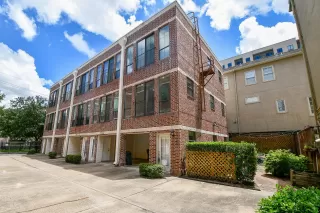 More Details about MLS # 33109217 : 118 MCGOWEN STREET # K