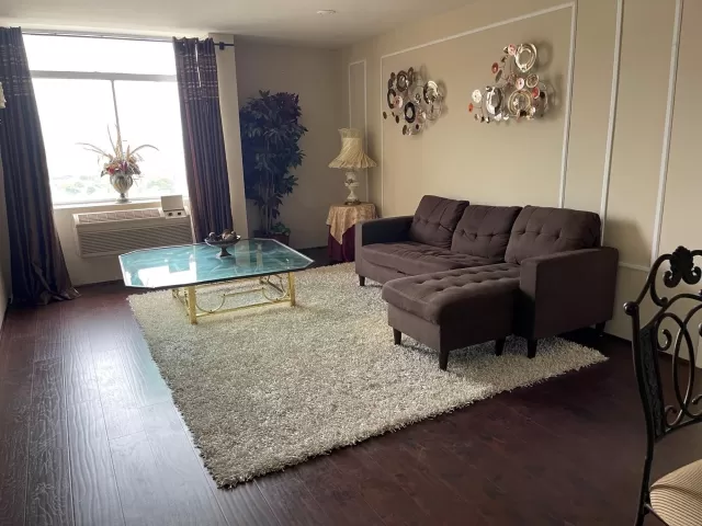 MLS: 33295241 Condo For Sale