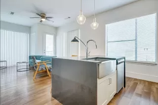 Photo #2: 33363011 Listing 