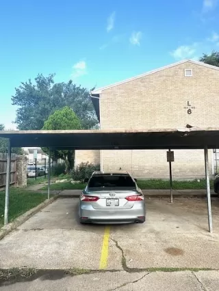 Photo #2: 33916959 Listing