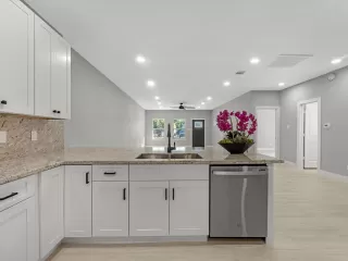 Photo #4: 33938833 Listing 