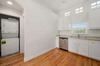 Photo #6: 35489091 Listing 