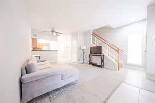 Photo #3: 35807433 Listing