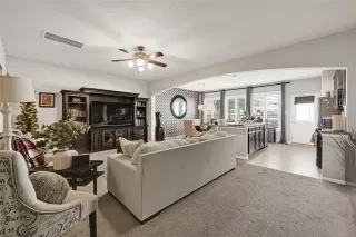 Photo #2: 36274140 Listing