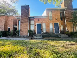 More Details about MLS # 36487683 : 3200 S GESSNER # 204