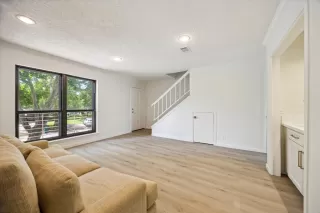 Photo #4: 36583011 Listing