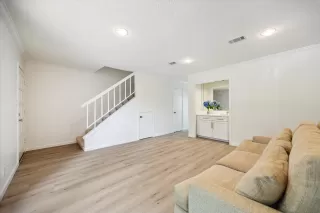 Photo #5: 36583011 Listing