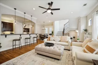 Photo #2: 36743065 Listing 