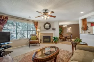 Photo #2: 37498900 Listing 