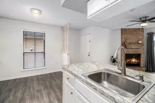 Photo #5: 37508329 Listing 