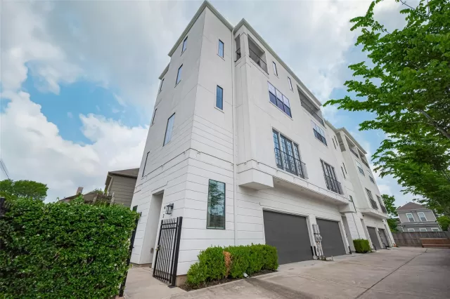 MLS: 37527534 Condo For Sale