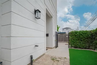 Photo #2: 37527534 Listing 