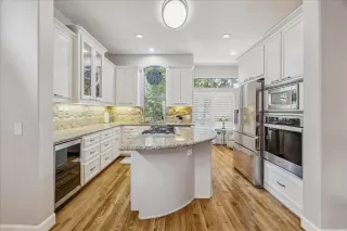 Photo #2: 38077364 Listing