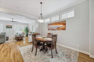 Photo #6: 38077364 Listing