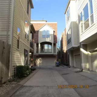 Photo #4: 38200215 Listing 