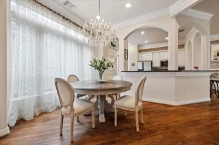 Photo #5: 39146873 Listing