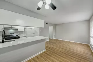 Photo #1: 3971210 Listing 