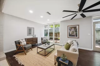 Photo #2: 40194095 Listing 