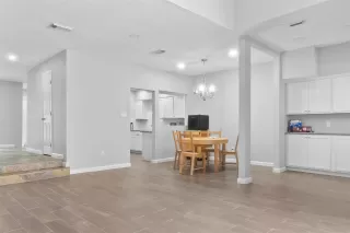 Photo #4: 40453452 Listing