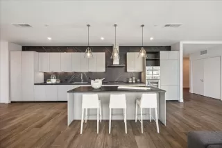 Photo #5: 40788180 Listing