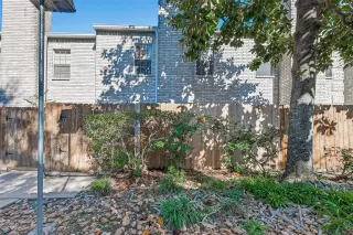 More Details about MLS # 41096746 : 17645 RED OAK DRIVE # 7645