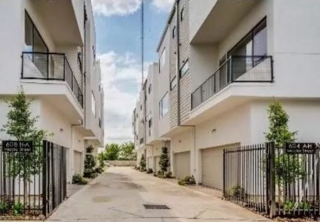 MLS: 41275438 Condo For Sale