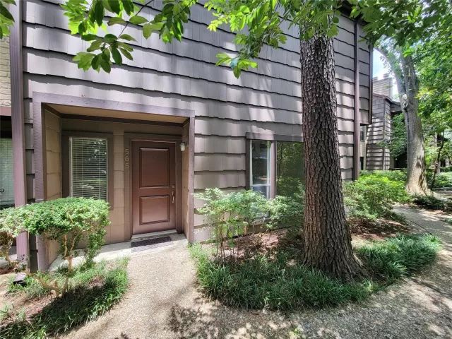 MLS: 42199527 Condo For Sale